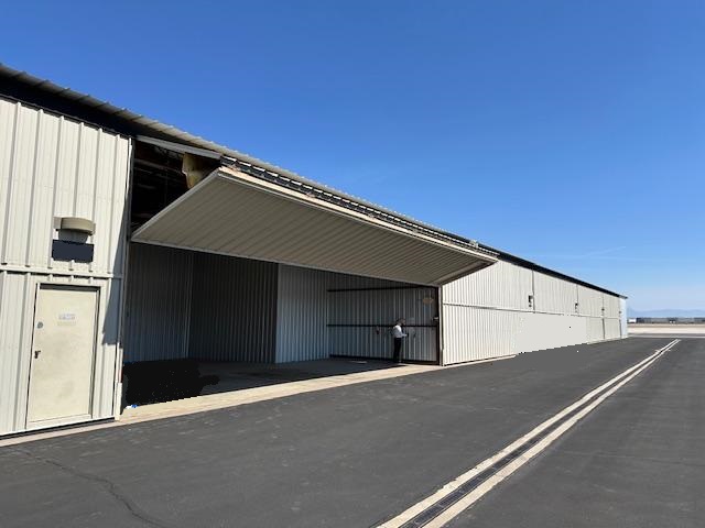 Hangar in A