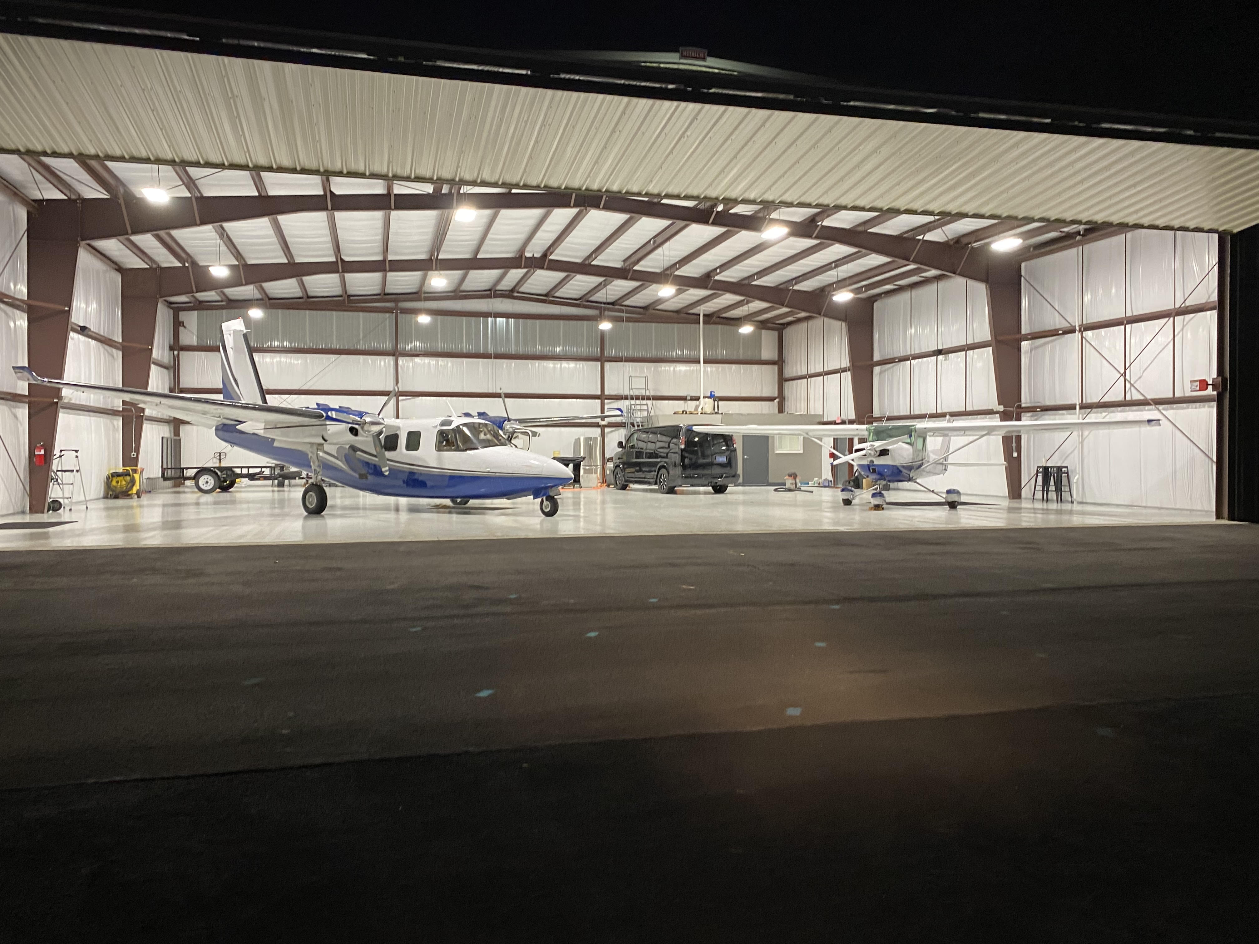 Hangar8.jpg