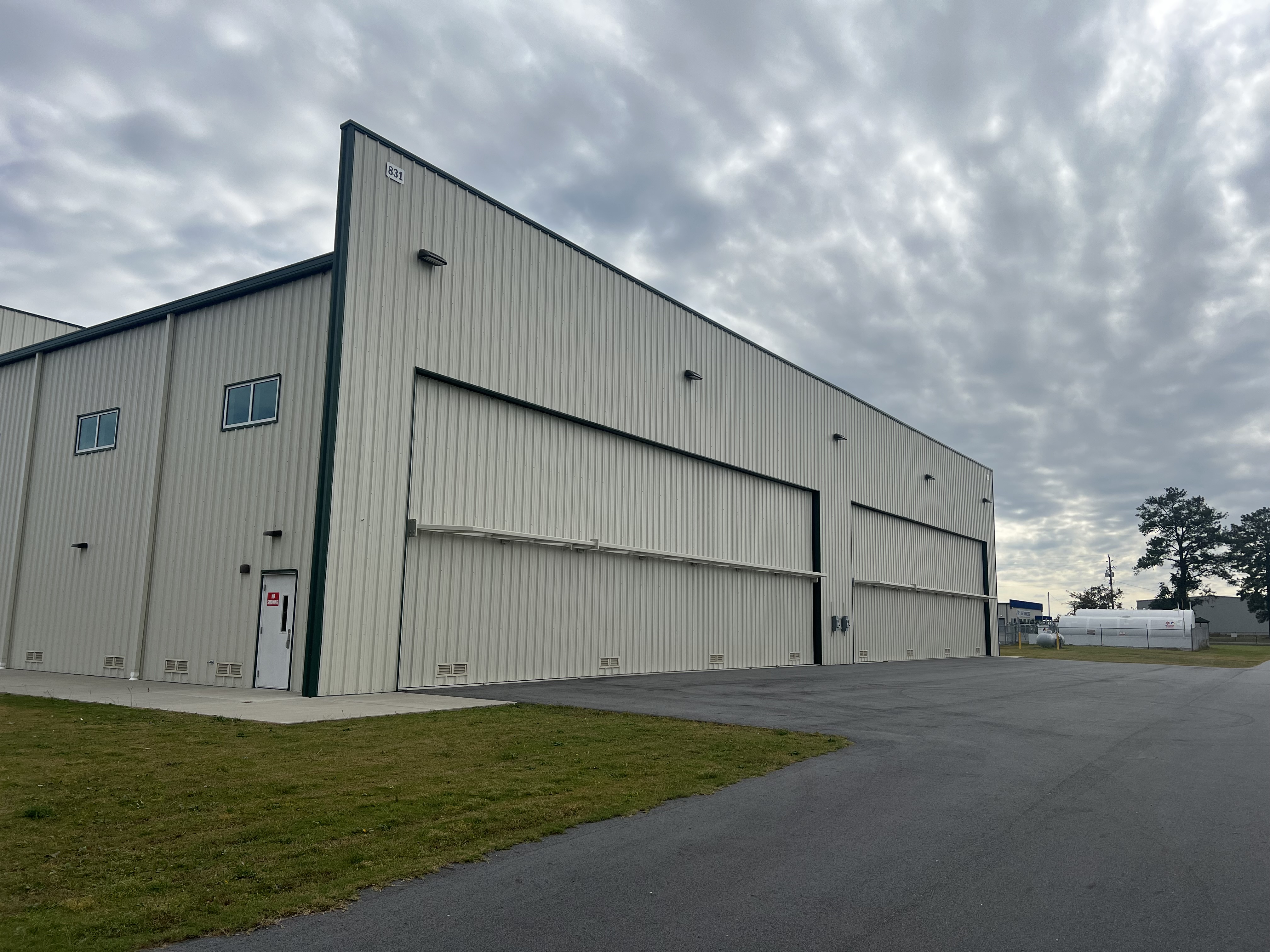 Hangar in n