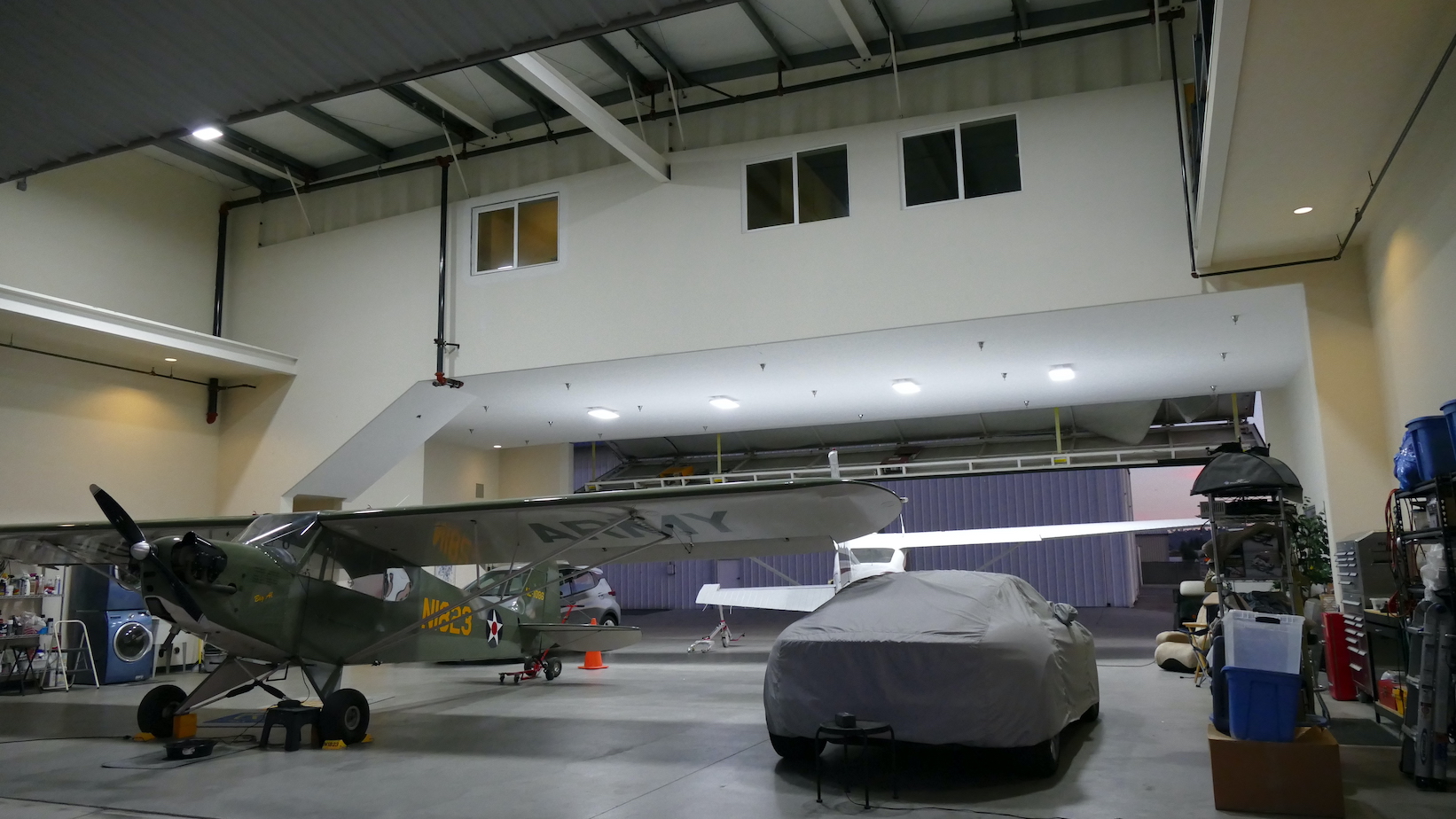 North_hangar_door.jpg