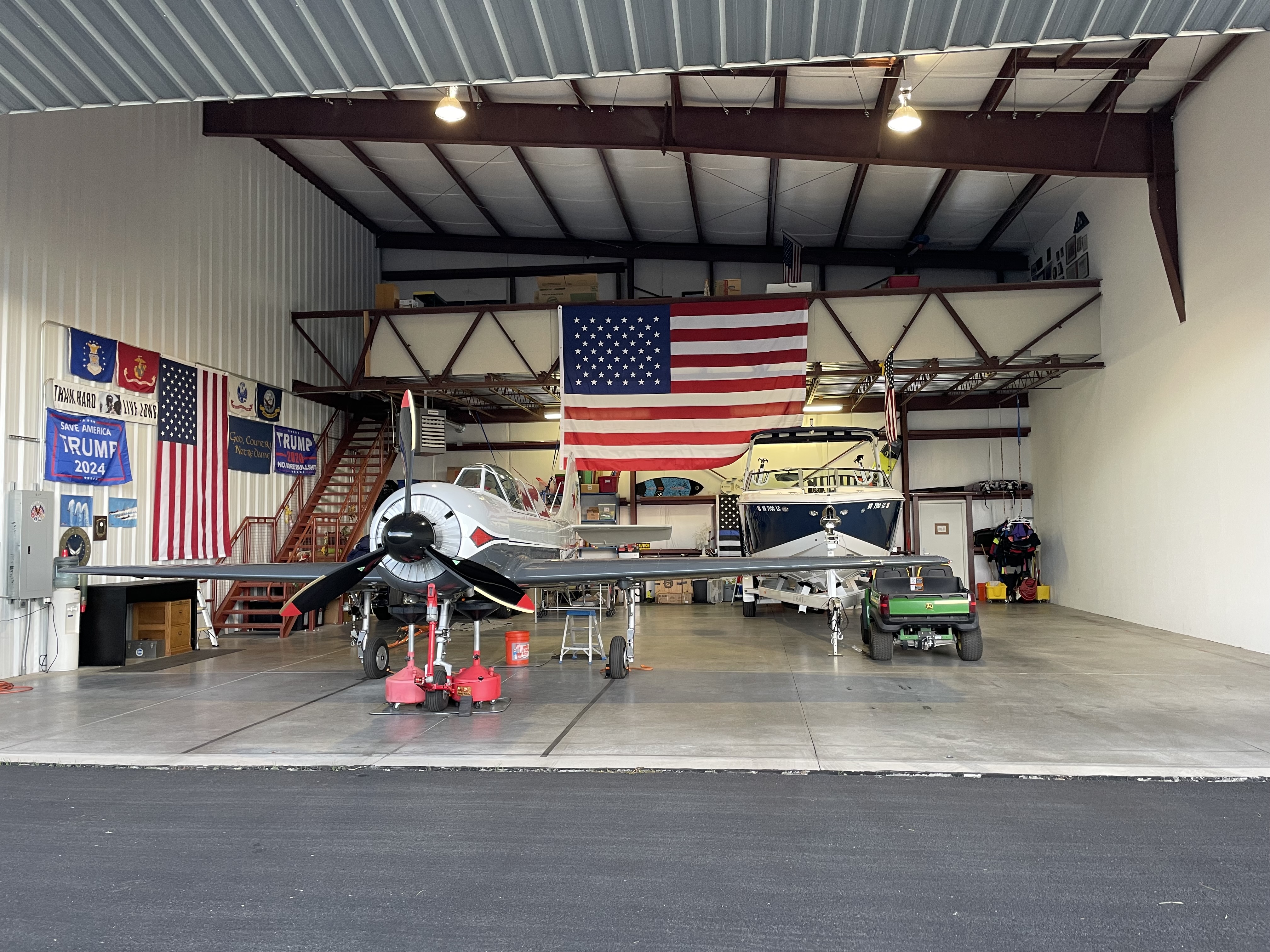 Hangar in c