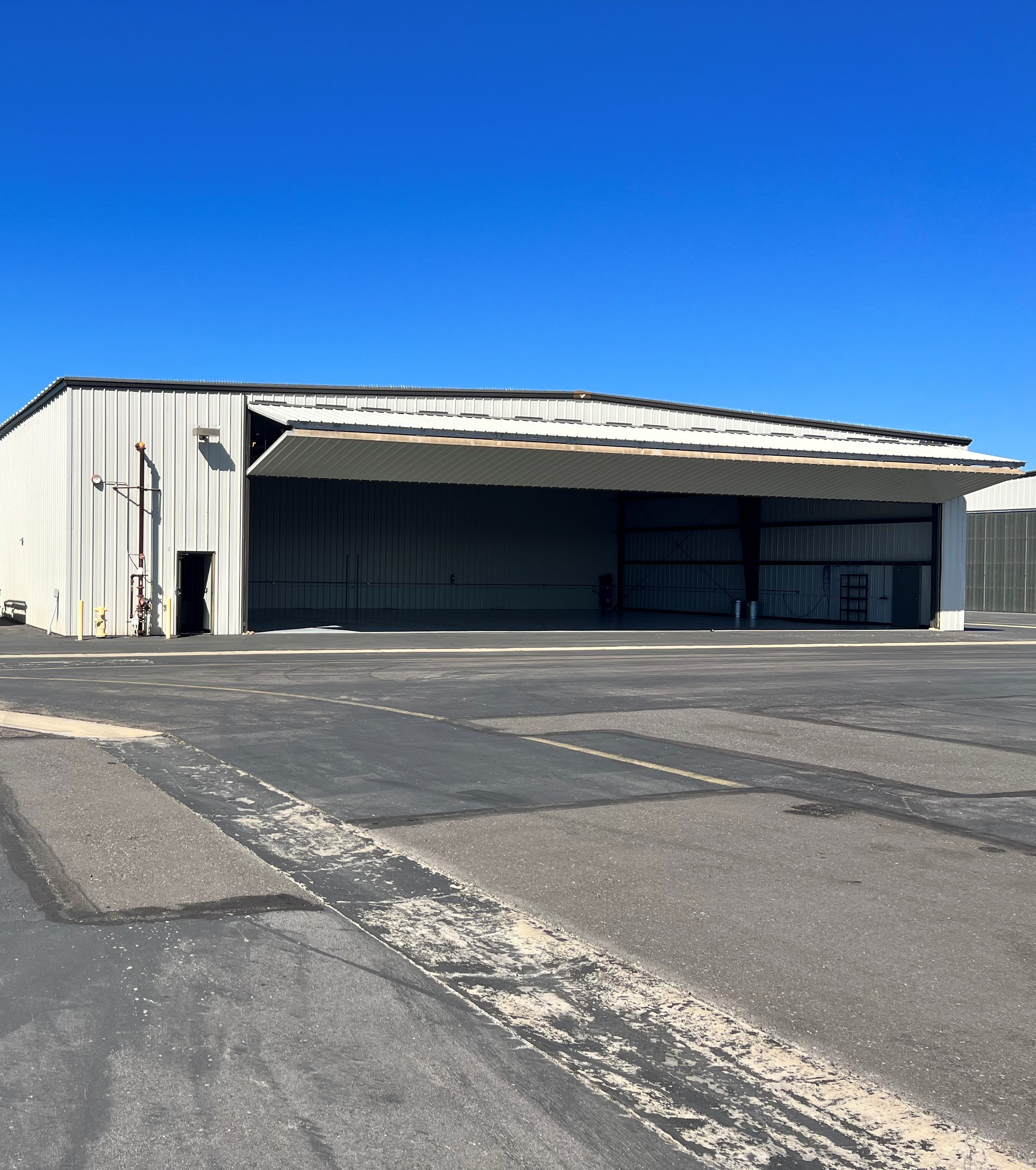 Hangar in c