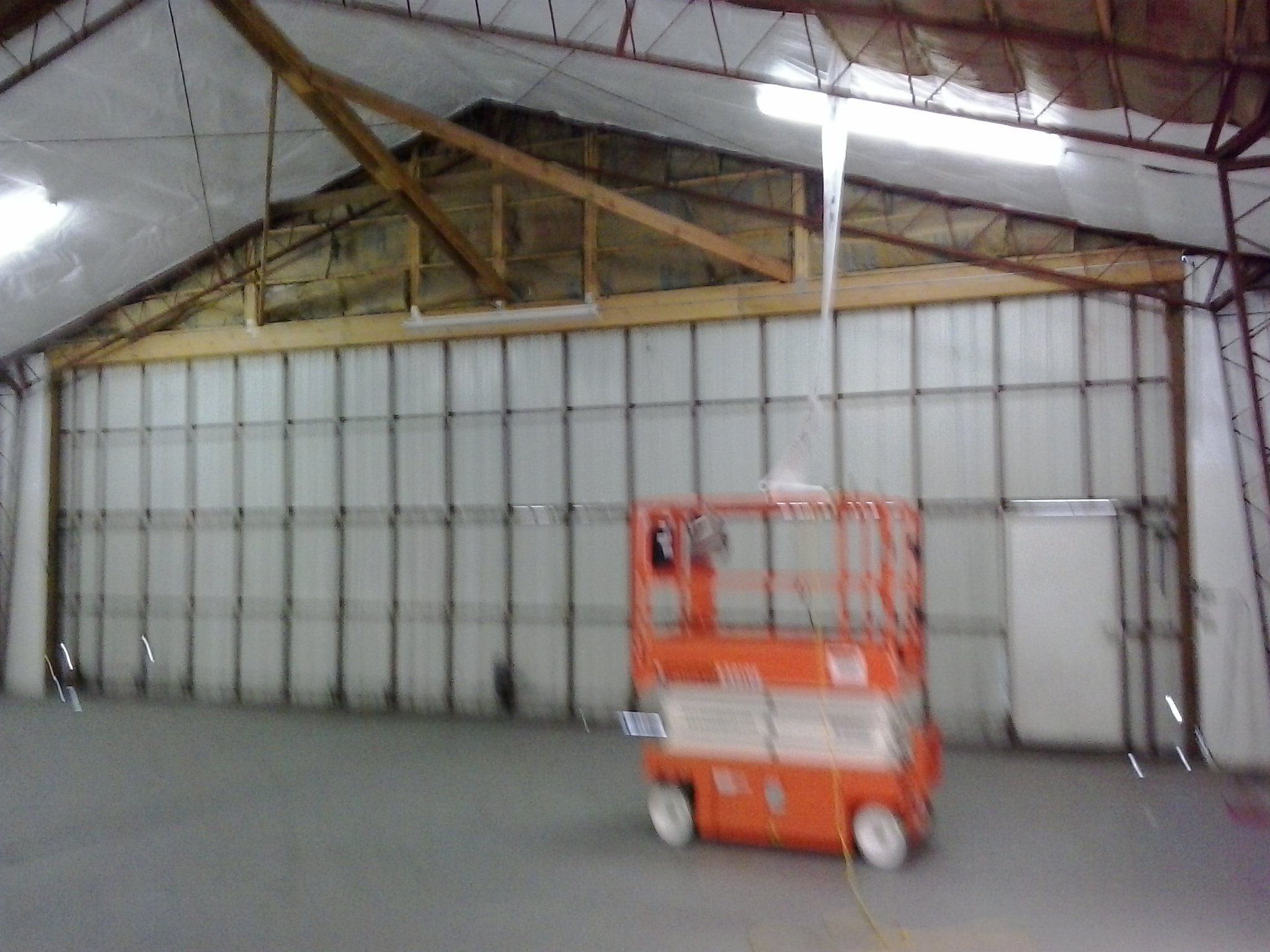 Hangar4.jpg