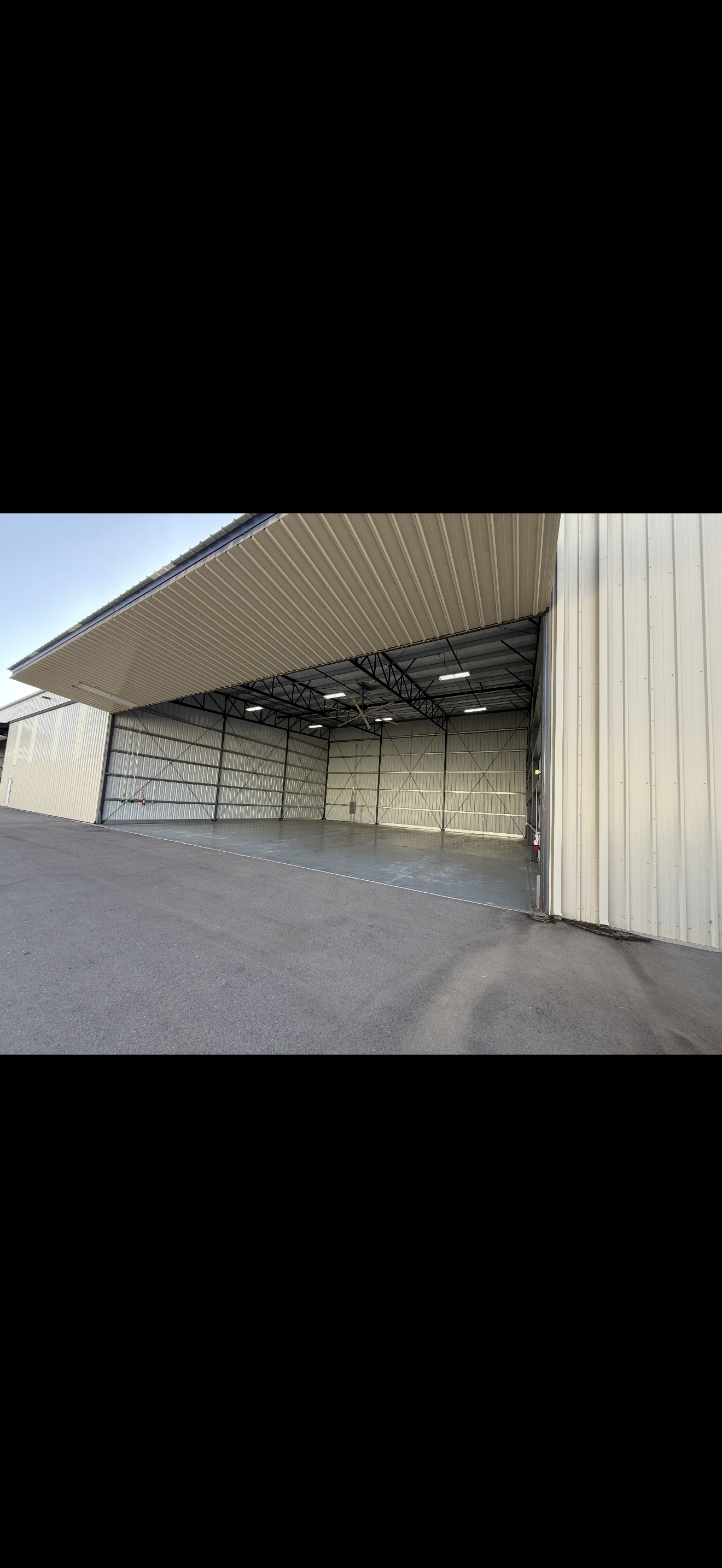 Hangar in c